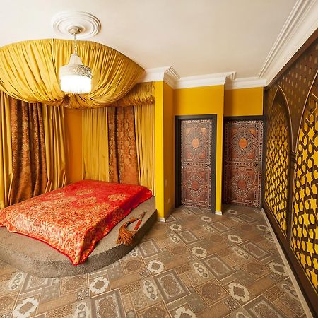 Dating Hotel Cherry Twins (Adults Only) Kiew Exterior foto